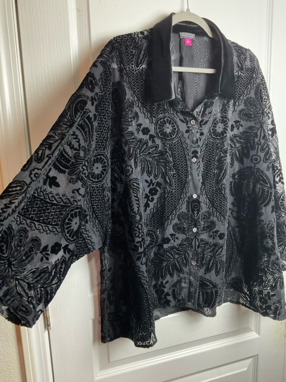 Vince Camuto Sheer Velvet Burnout Blouse Black 3X NWT - Picture 3 of 11